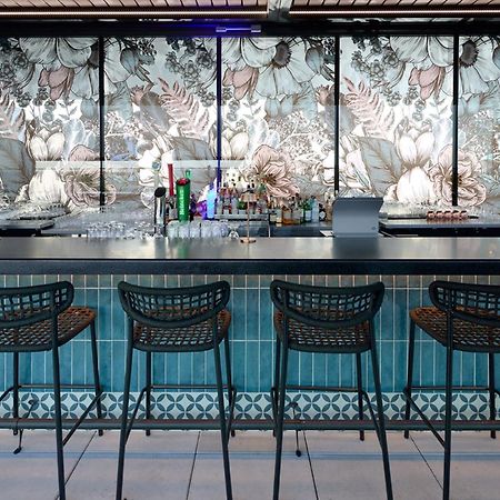 Courtyard By Marriott Montreal Laval Hotel Buitenkant foto