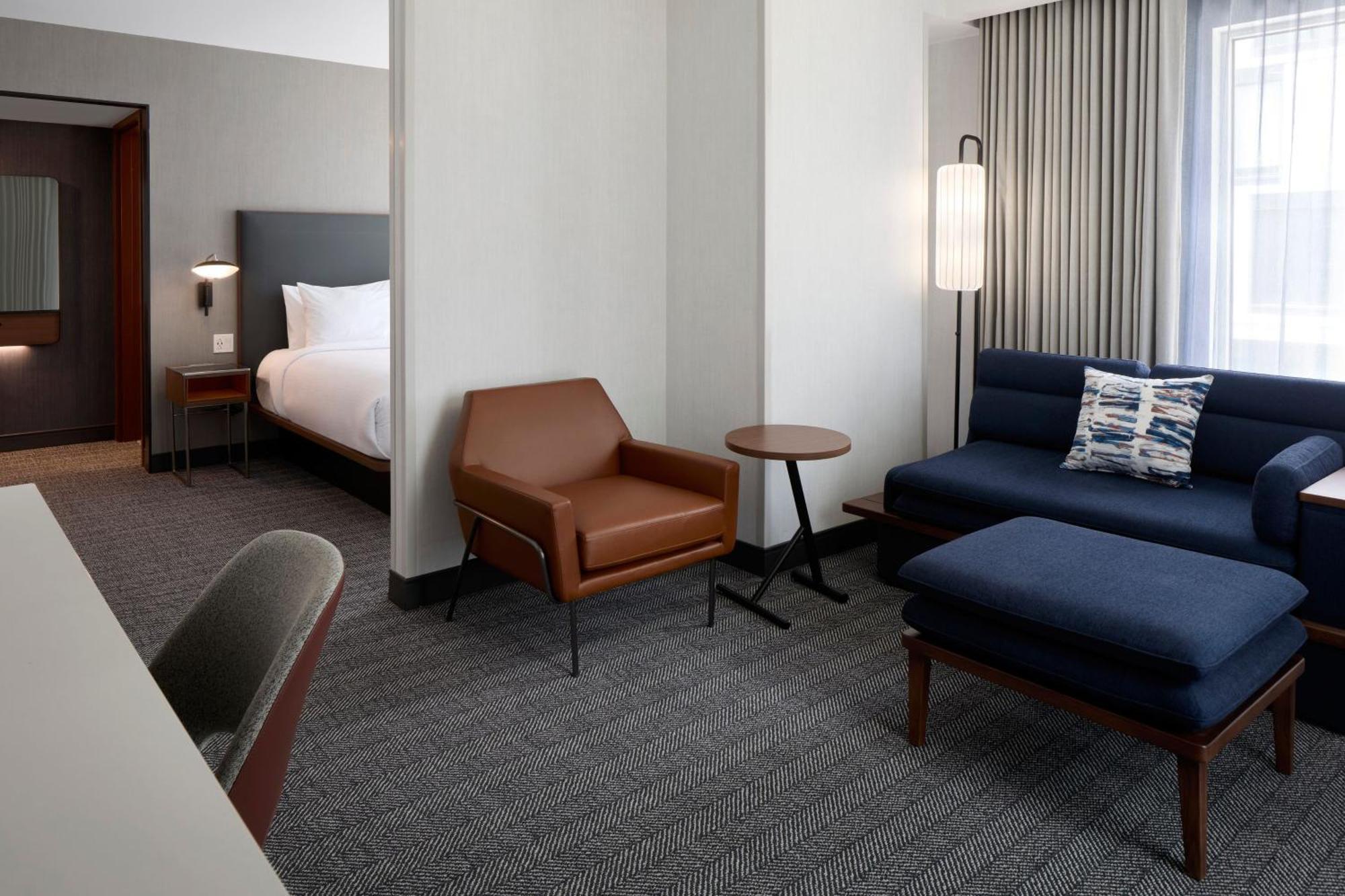 Courtyard By Marriott Montreal Laval Hotel Buitenkant foto