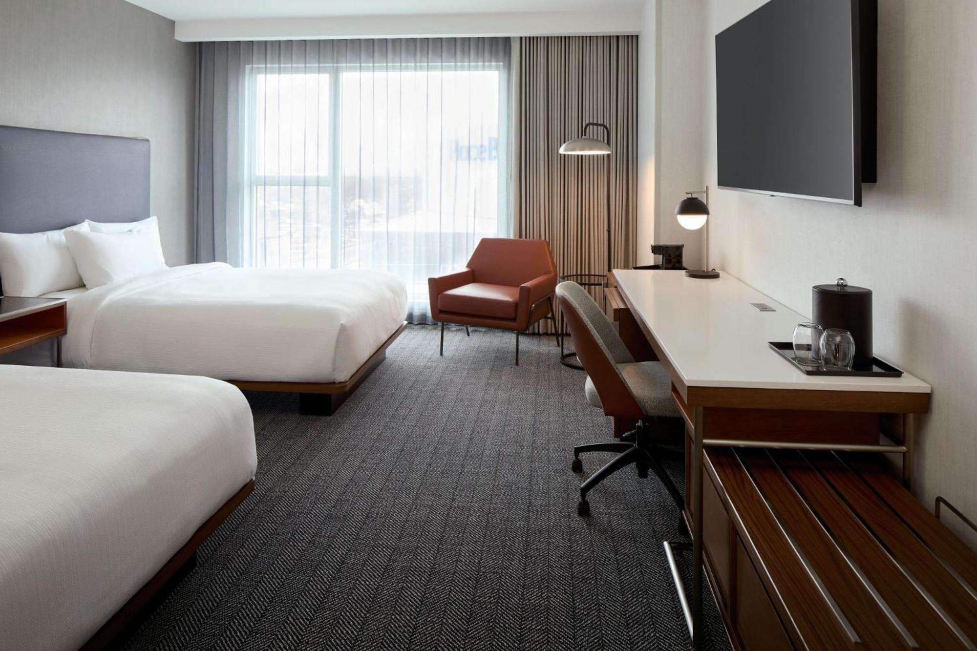 Courtyard By Marriott Montreal Laval Hotel Buitenkant foto