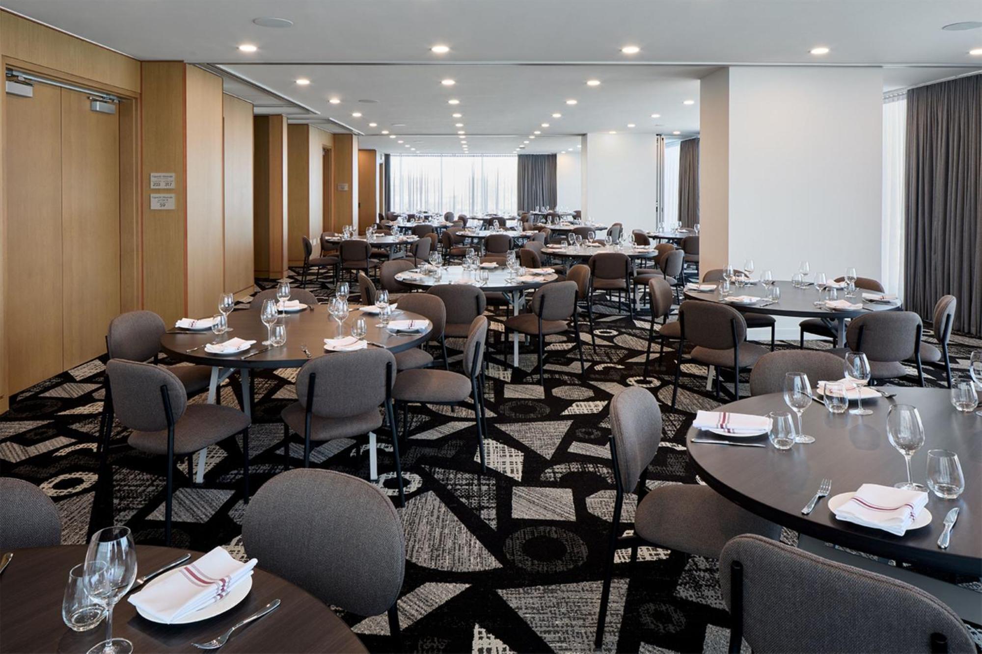 Courtyard By Marriott Montreal Laval Hotel Buitenkant foto