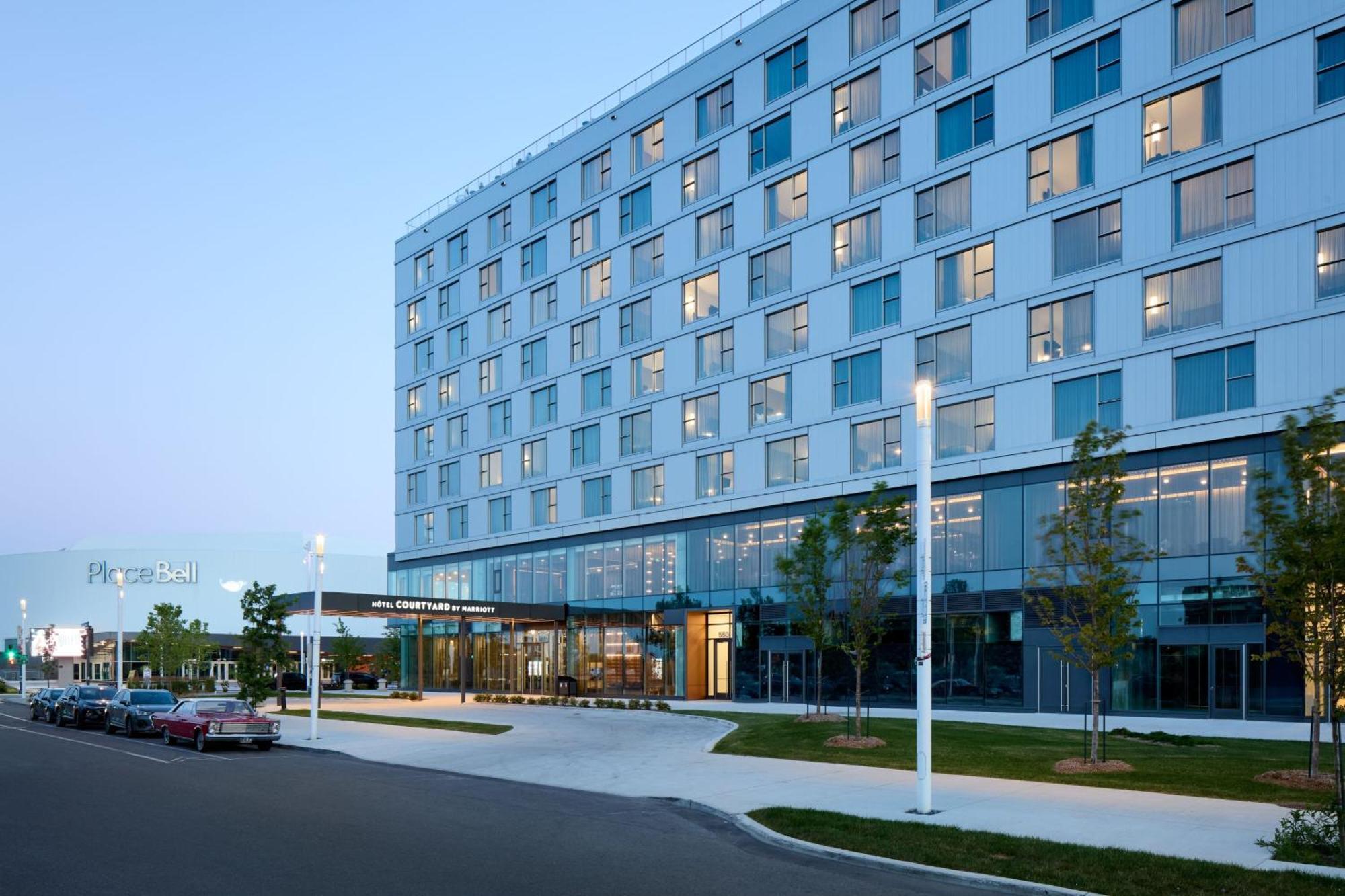Courtyard By Marriott Montreal Laval Hotel Buitenkant foto