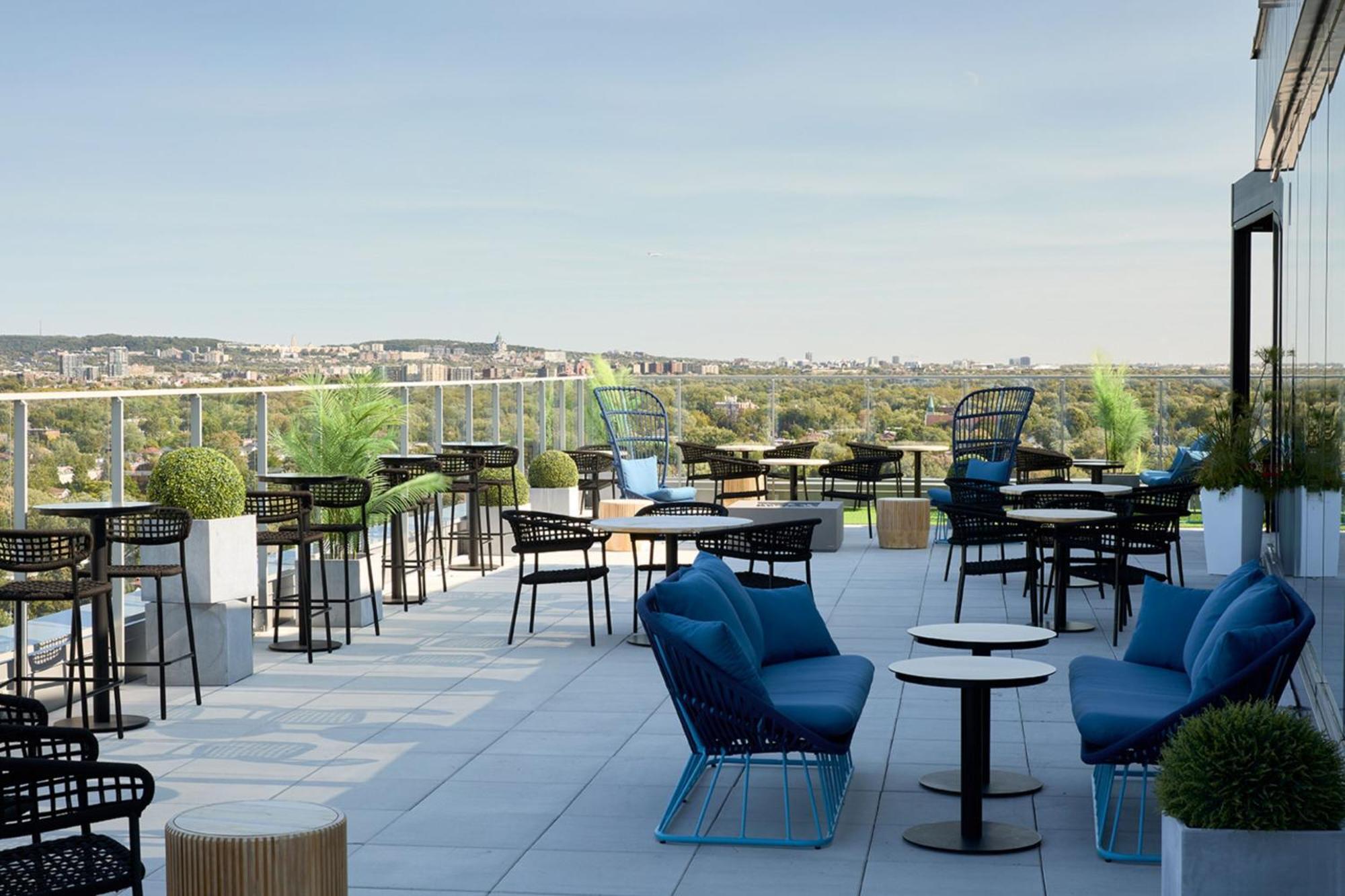 Courtyard By Marriott Montreal Laval Hotel Buitenkant foto